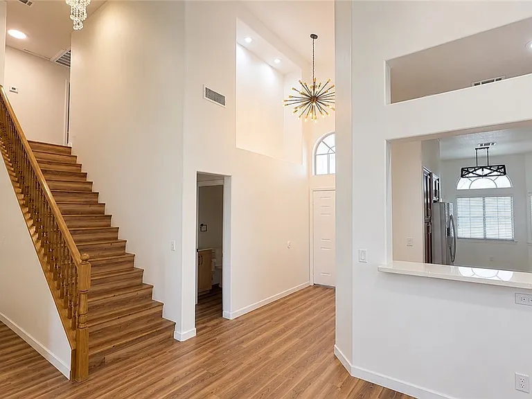1916 Coyote Pass Way — Photo 11