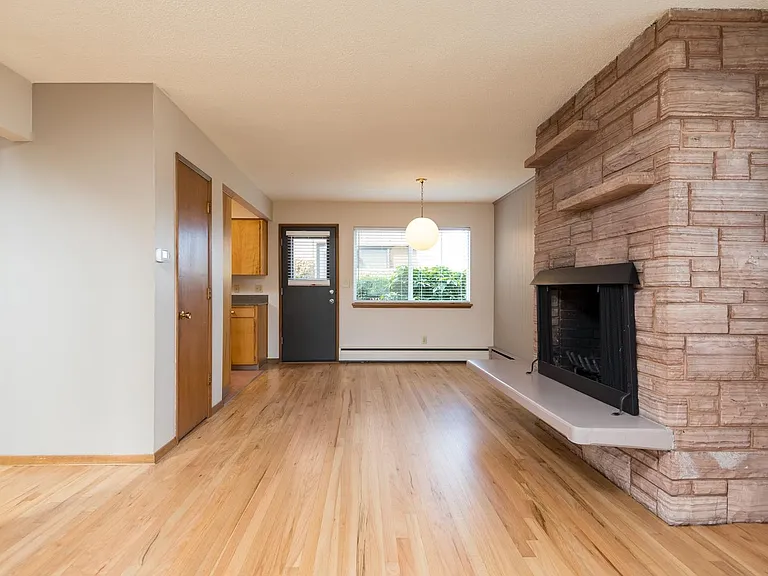 2504 N Rosa Parks Way — Photo 26