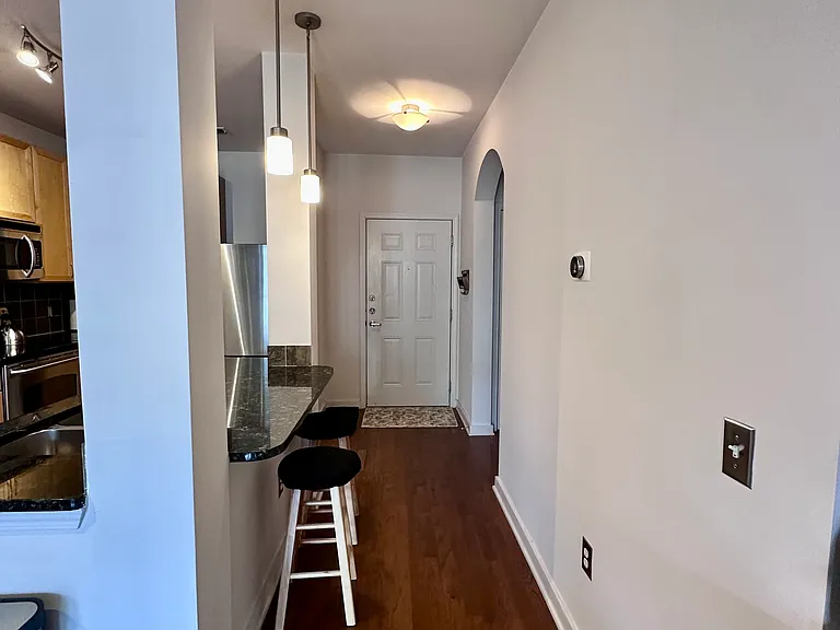 3000 Vanderbilt Pl #300 — Photo 20