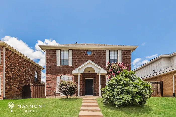 4 bed, 2.5 bath, 1701 sqft, $2,545 — Photo 1