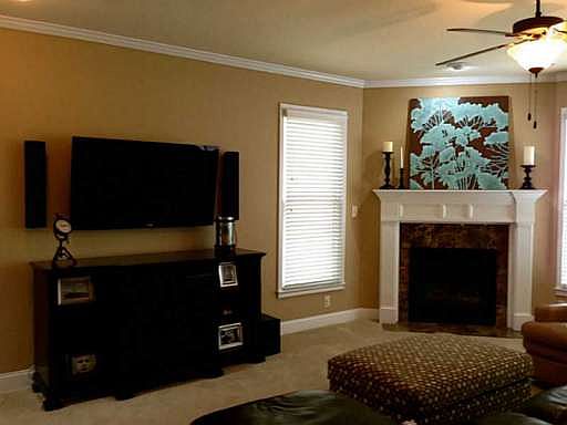 4th image of 2560 Village Chase Dr