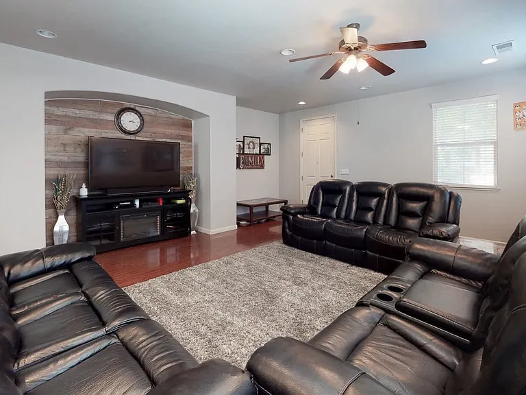 1113 Tori Ct — Photo 4
