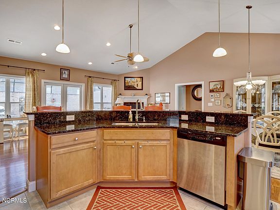 2nd image of 904 Spicebush Dr