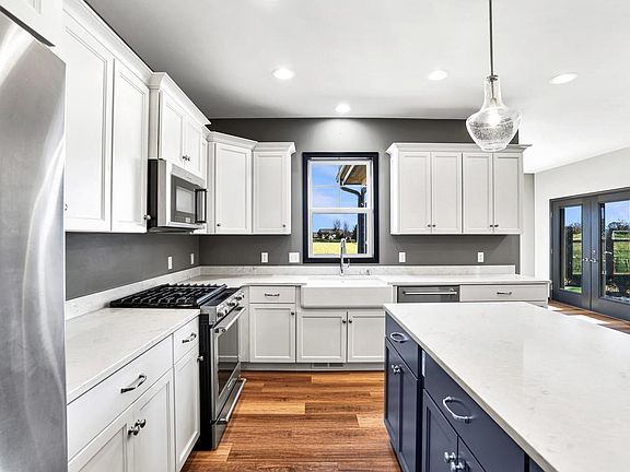 5th image of W77N400 Prairie View ROAD