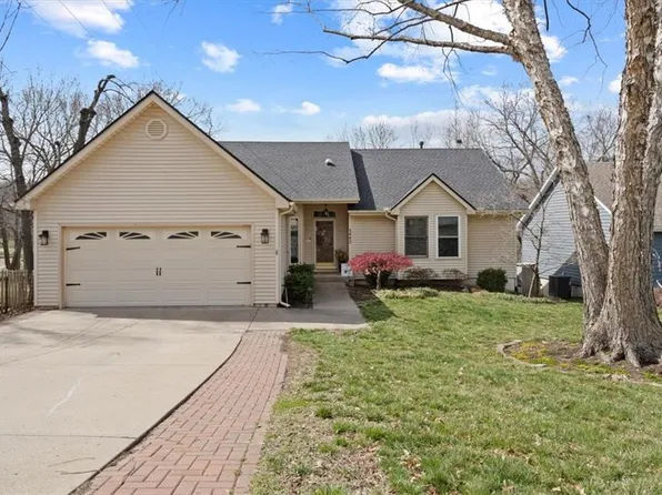 5442 Foster St, Overland Park, KS 66202