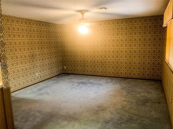 3rd image of 4736 Spiva Dr