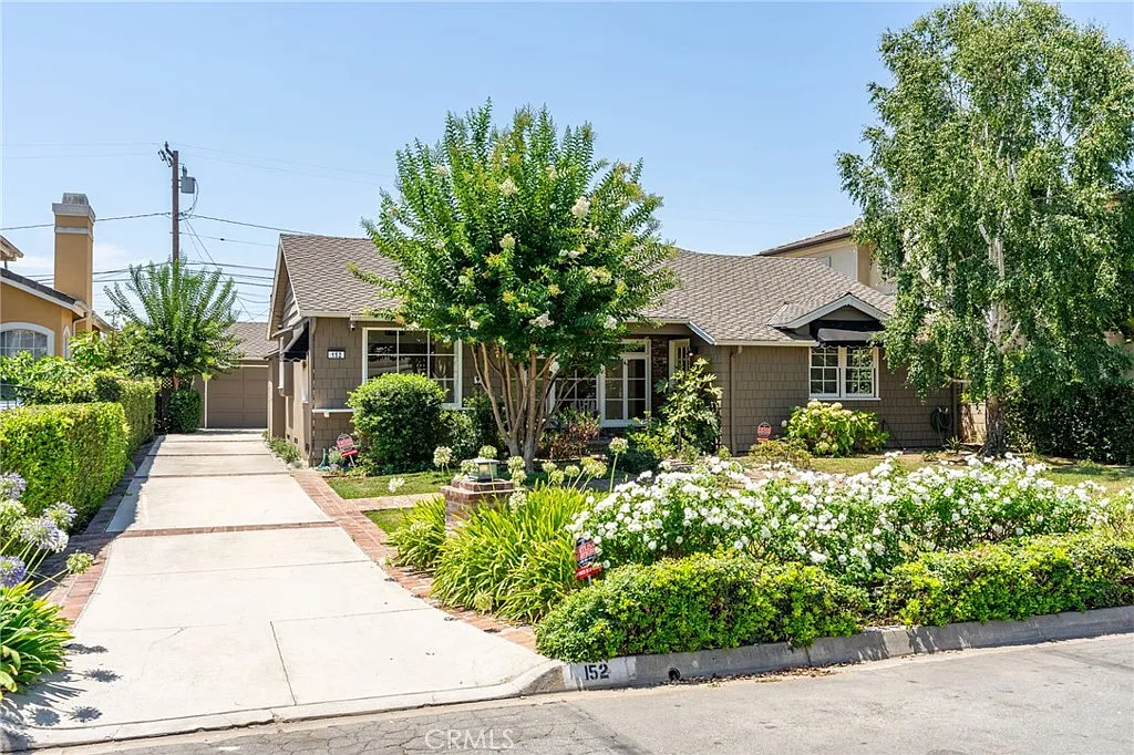 4 bed, 2557 sqft, $6,800 — Photo 1