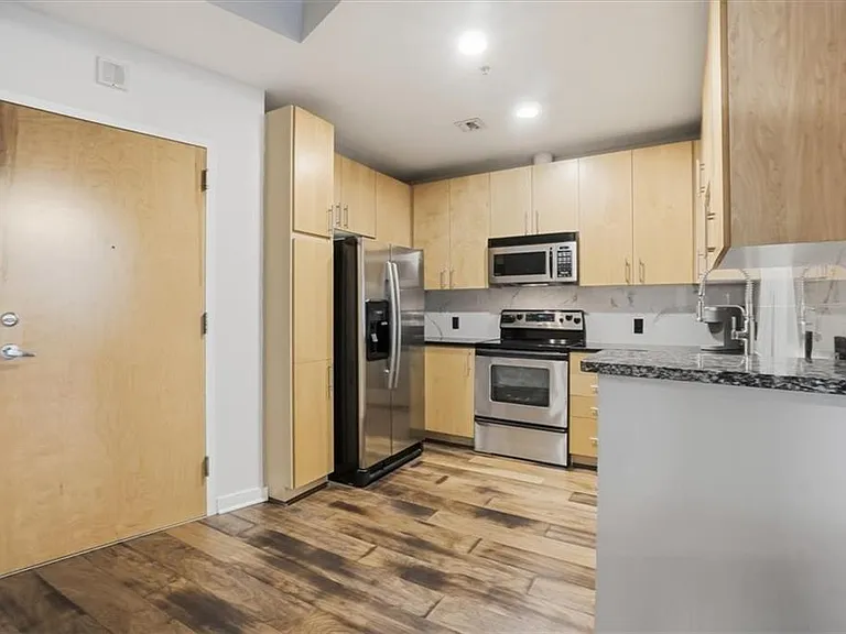 923 Peachtree St NE #1221 — Photo 8
