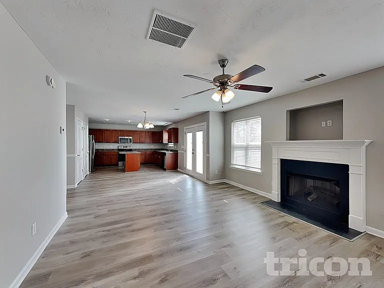 1289 Avington Glen Dr — Photo 2