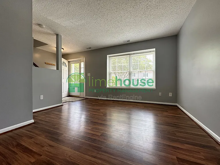 1318 River Birch Run S — Photo 3