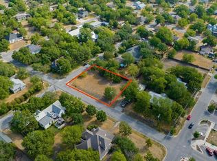 109 W Live Oak St, Hutto, TX 78634