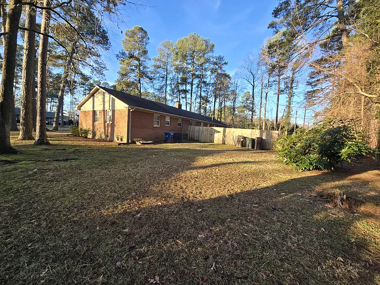 4640 Pinedale Dr — Photo 10