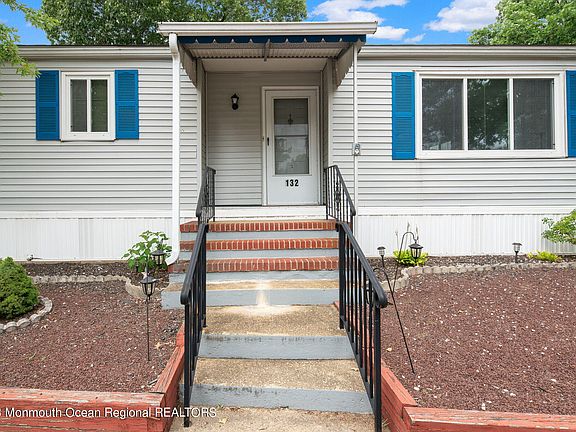 5th image of 132 Serene Way