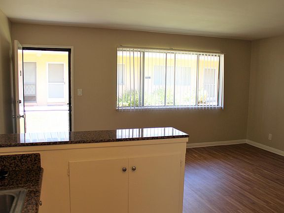 4th image of 1520 Purdue Ave APT 2