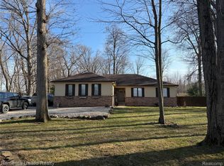 660 E Allen Rd, Howell, MI 48855