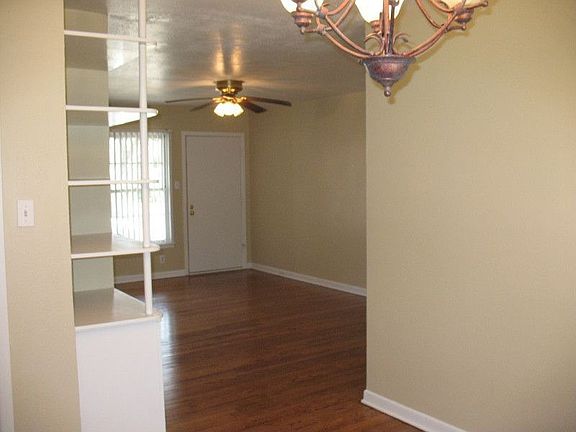 2nd image of 1501 Marion Dr