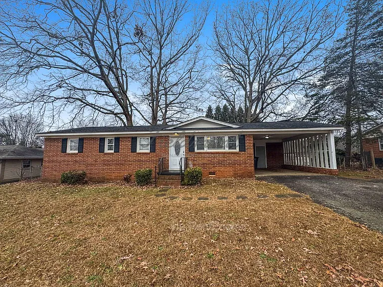 111 S Buckhorn Rd — Photo 1