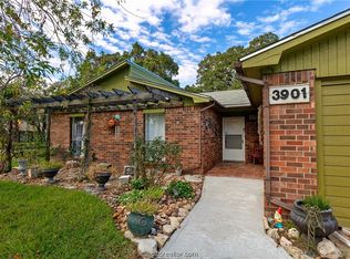 3901 Sioux Cir, Bryan, TX 77802