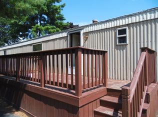 4 Ash Dr, Belleville, MI 48111