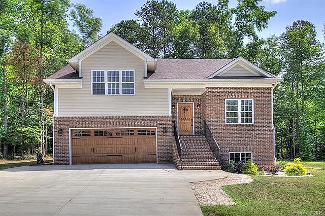 1st image of 4822 Rockwood Dr