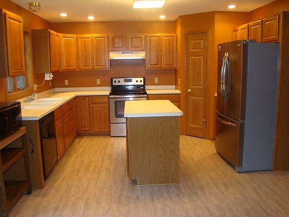 3rd image of 4621 Black Forest Dr