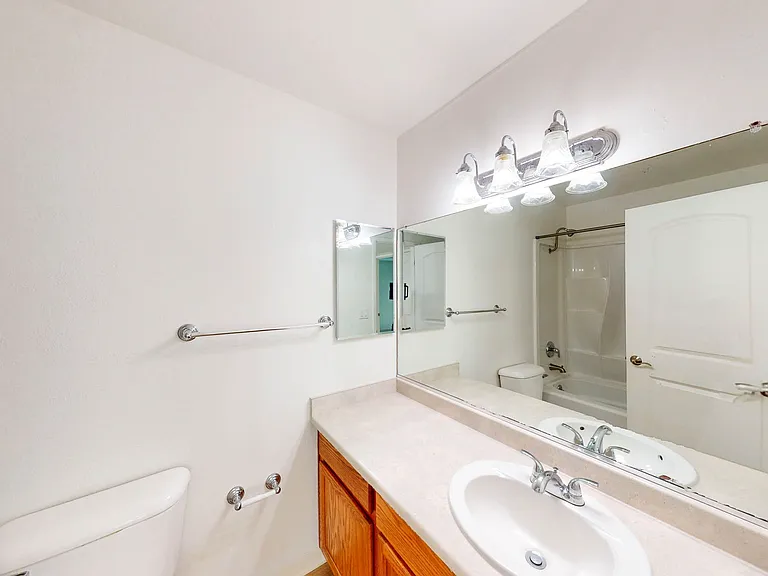 410 Alameda Del Prado #410E — Photo 11