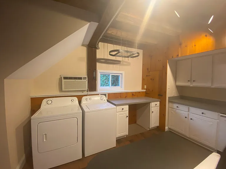 336 E Dark Hollow Rd — Photo 10