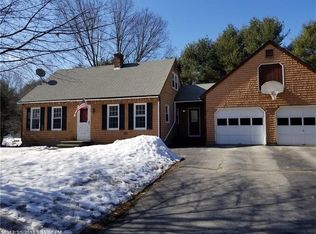 1 Ivanhoe Dr, Topsham, ME 04086