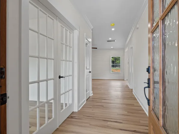 387 Lake Farm Dr, Salisbury, NC 28146