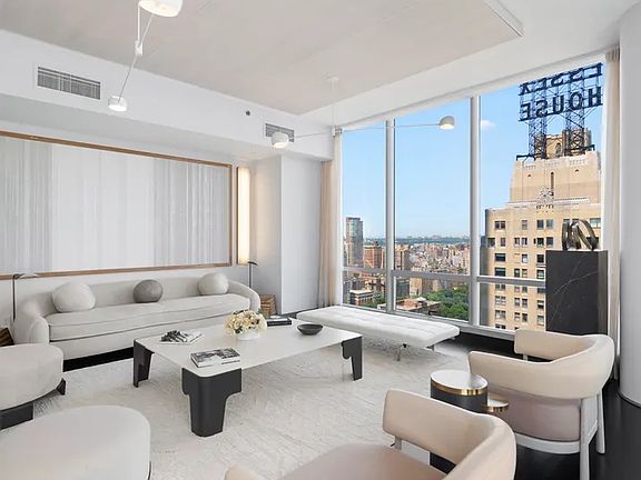 3rd image of 157 W 57th St APT 41D