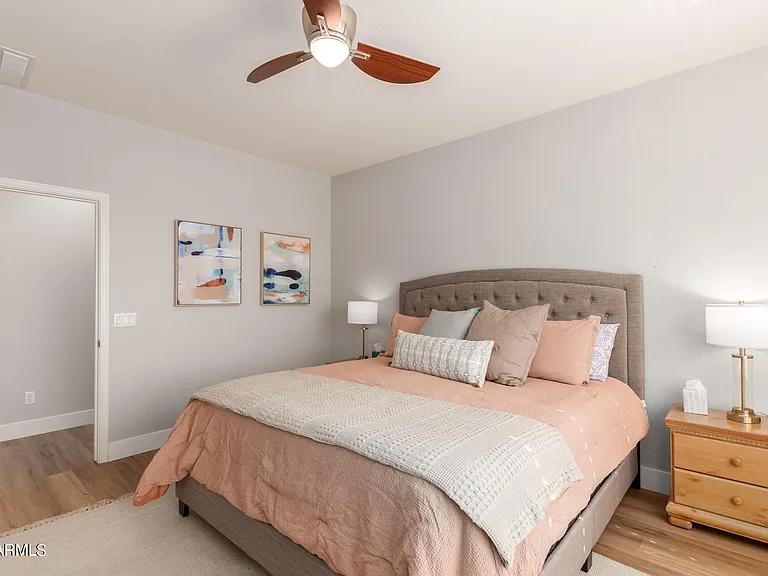 3725 E Meadowview Dr — Photo 21