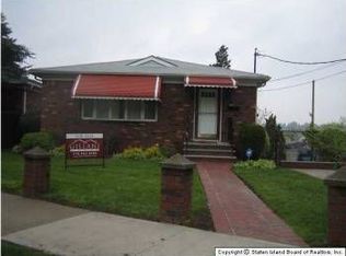 151 Little Clove Rd, Staten Island, NY 10301
