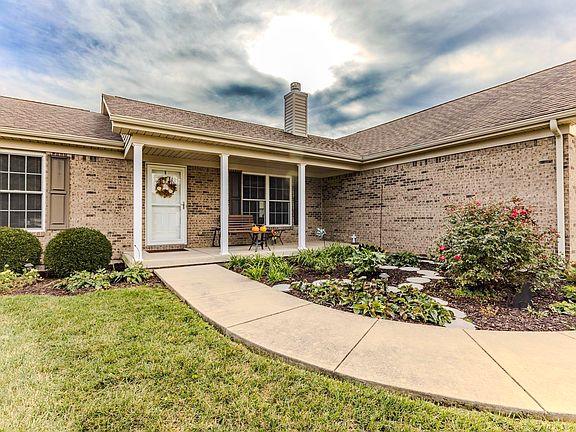 4th image of 1816 N Sandal Wood Dr