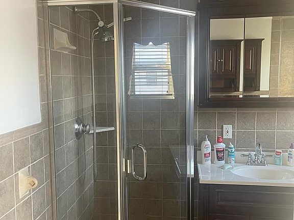 4th image of 9017 104th St Floor 2