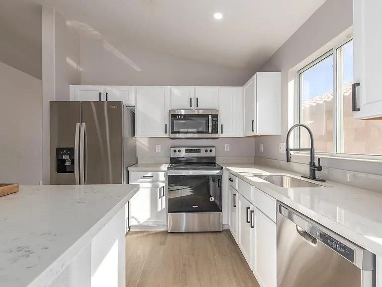 8635 W Paradise Ln — Photo 1
