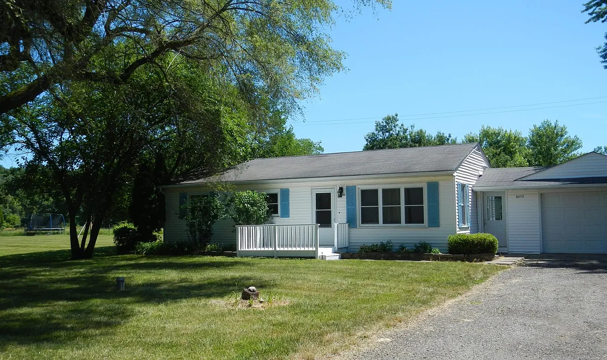 Building Photo - 9575 S Sprinkle Rd