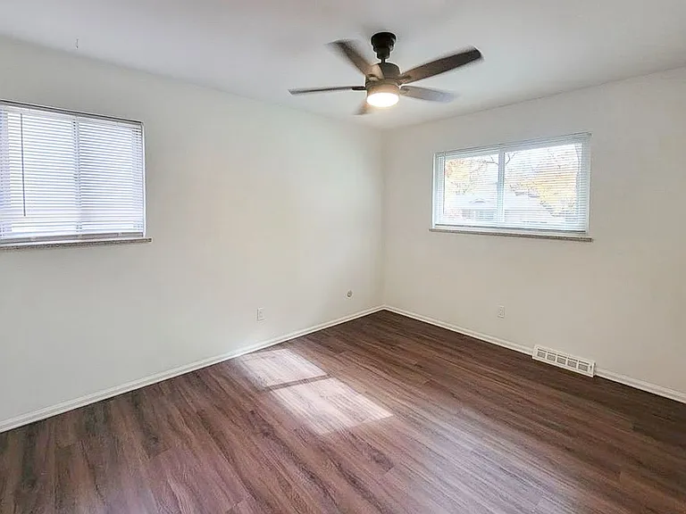 1421 Kendall Dr — Photo 9