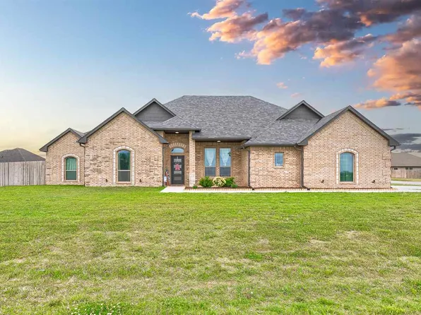 13101 Porsche Ln, Elgin, OK 73538