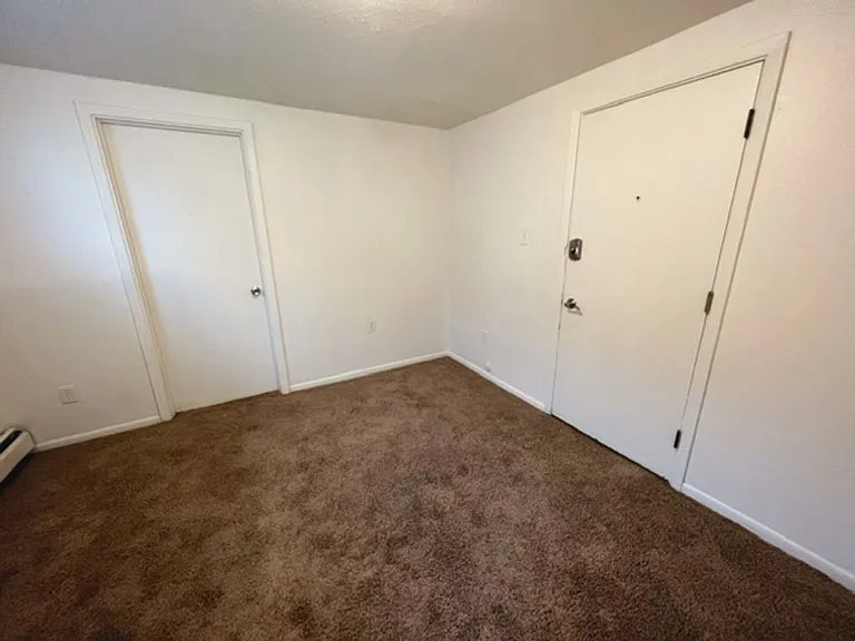 1335 Hyder St — Photo 16