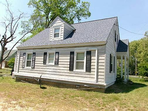 2nd image of 111 Reliance Ave