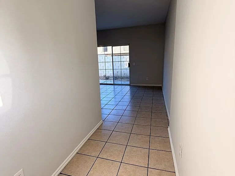 5762 Rostrata Ave — Photo 9