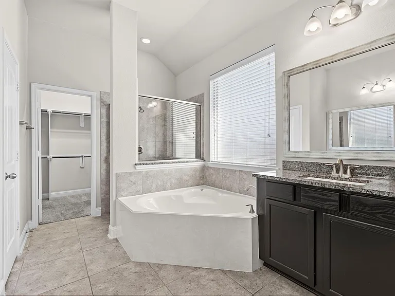18611 Navarro Branch Dr — Photo 8
