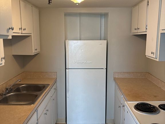 3rd image of 18051 Lakeshore Blvd #207