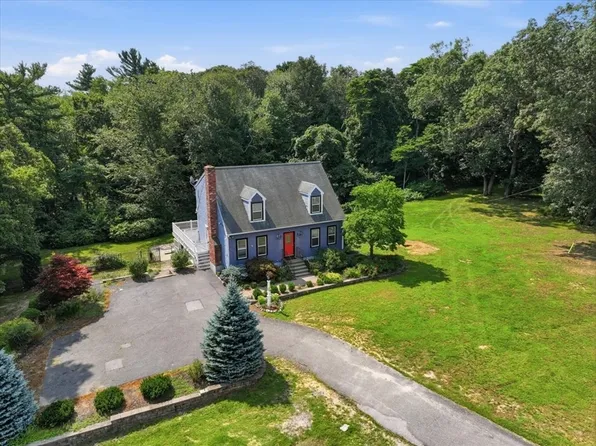55 Vfw Dr, Rockland, MA 02370