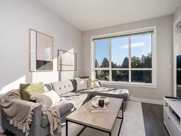 15388 105th Ave #405, Surrey, BC V3R 0C4