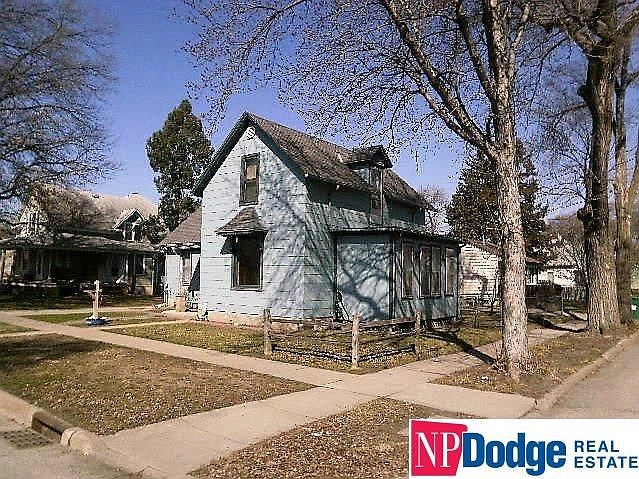 2nd image of 506 W 4th St
