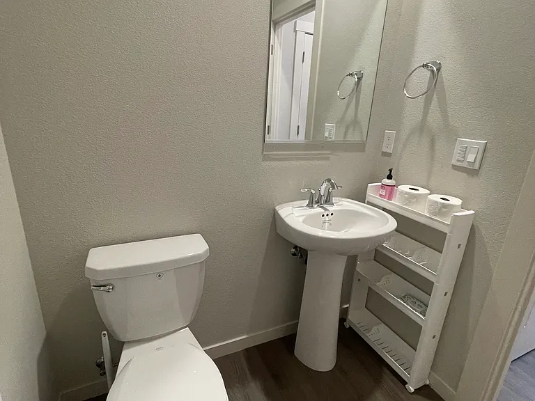 8775 SW Mohegan Ln — Photo 4