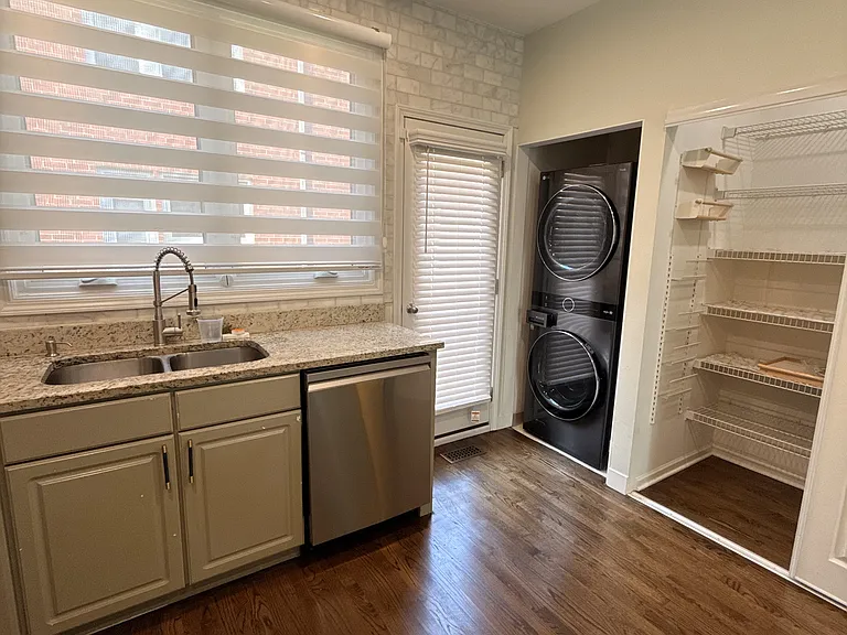 1835 W Oakdale Ave #C — Photo 14