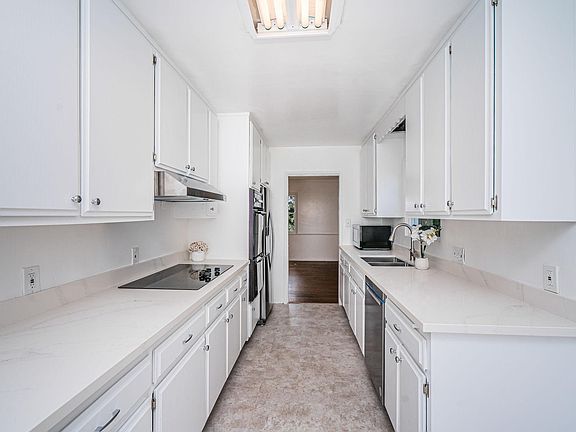 2nd image of 5840 La Jolla Hermosa Ave
