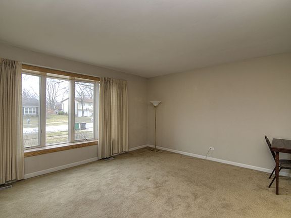 4th image of 306 Norton Ln
